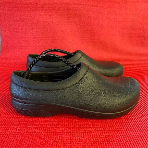 Crocs Mens Leather Round Toe Low Top Slip On Black Casual Clogs Shoes Size 12 Crocs Mens Black Slip On Solid Round Toe Low Top Rubber Size  main image 4